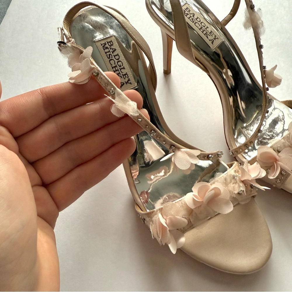 Badgley Mischka Pink Flower Petal Rhinestone Open Toe Ankle Strap Heels - Picture 3 of 12